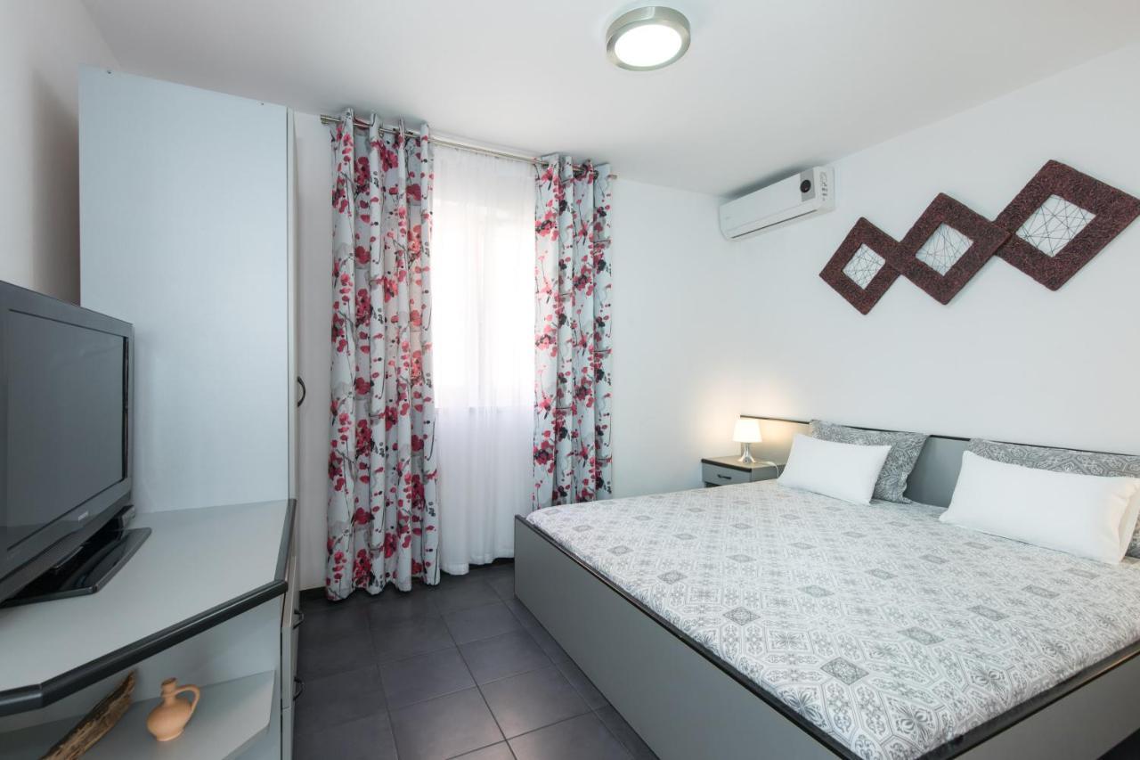 Apartment Alida クルク エクステリア 写真